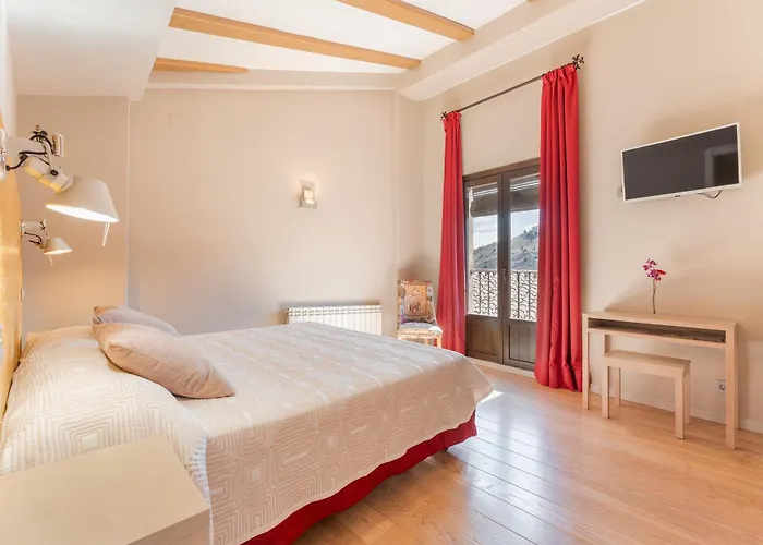 Hotel Ottium Albanuracin 2*