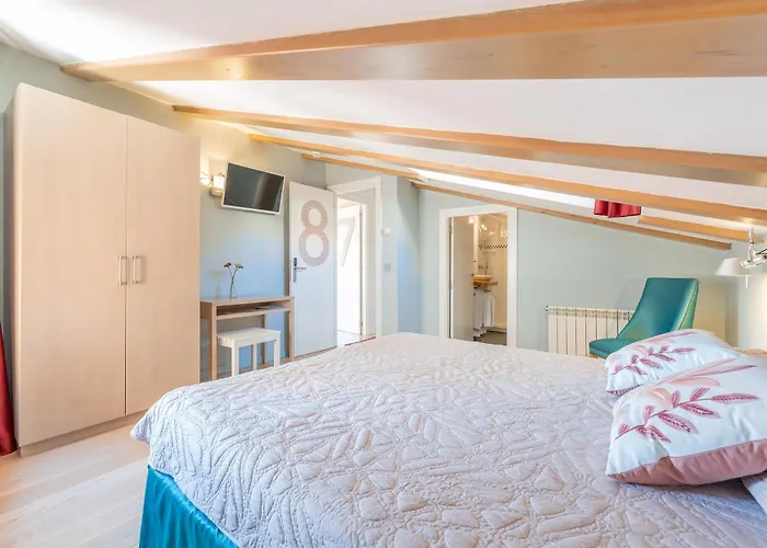 Hotel Albanuracín 2*